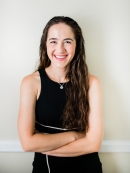 Lauren Snedeker headshot